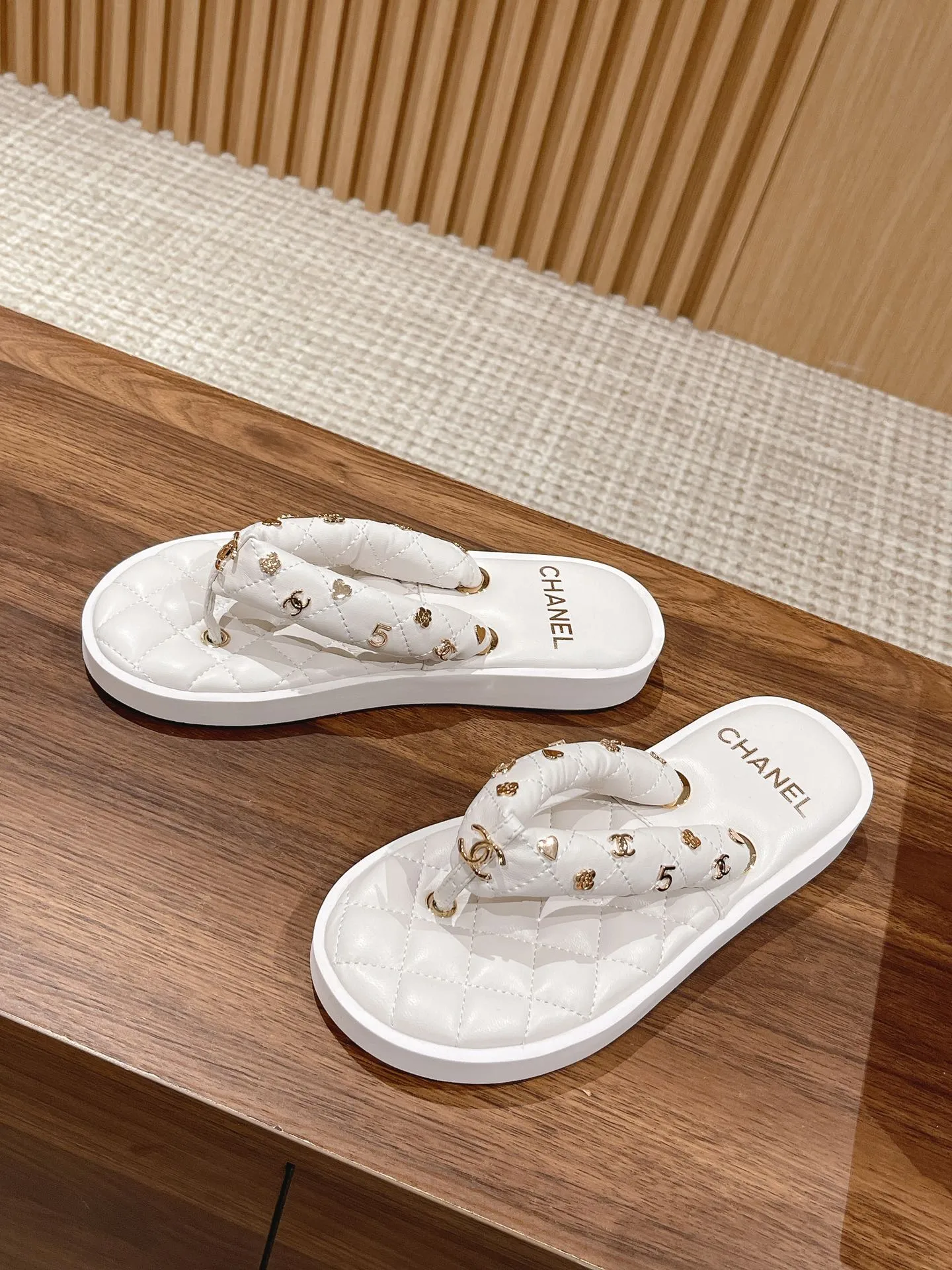 👟👟Ex-factory price 400👟👟 Women's Shoes Women's Clothing Women's Shoes Factory CHANEL Chanel's new 2023 early spring flip-flops, a spring must-have, goddess series, with the elegant and ladylike temperament of Xiangjia, super attractive and irresistible.  Made of original imported top-grade sheepskin material, original molded hardware buckle #electric embroidery. The midsole is wrapped with imported sheepskin, which is soft and comfortable. Original molded lightweight and wear-resistant velvet outsole Size: 35-40M